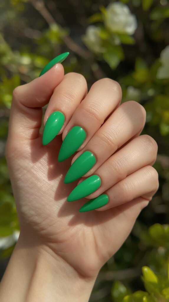 10. Green Acrylic Spring Nails